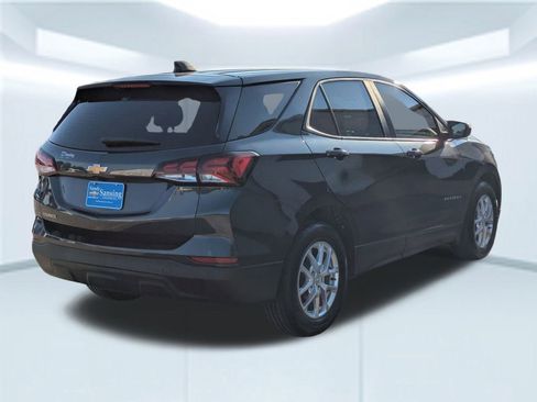 Used 2022 Chevrolet Equinox LS image 6