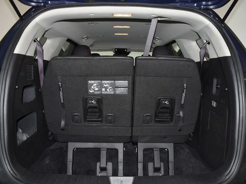 Used 2025 Kia Carnival FWD image 31