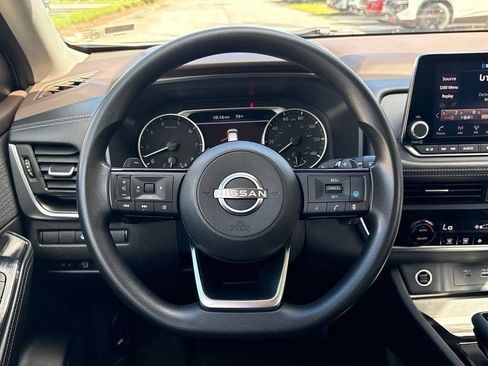 Used 2022 Nissan Rogue SV FWD image 28