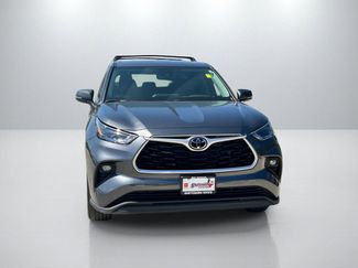 Used 2025 Toyota Highlander LE video 2