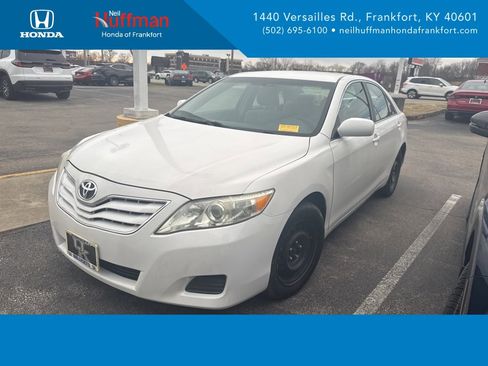 Used 2011 Toyota Camry XLE image 1