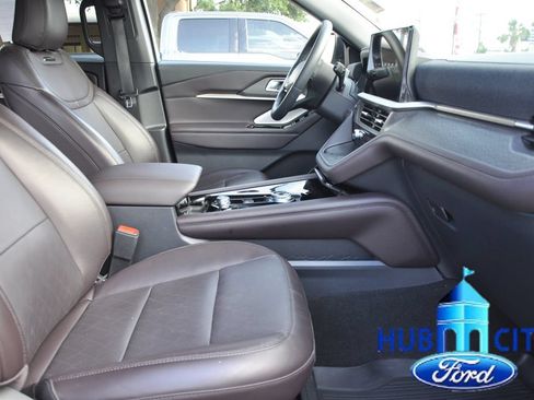 Used 2025 Ford Explorer Platinum RWD image 16