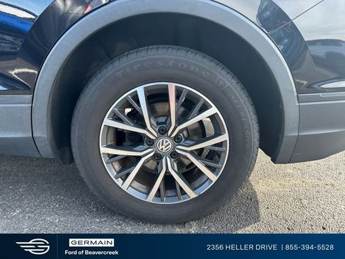 Used 2019 Volkswagen Tiguan SE w/ Panoramic Sunroof Package AWD/4WD image 12