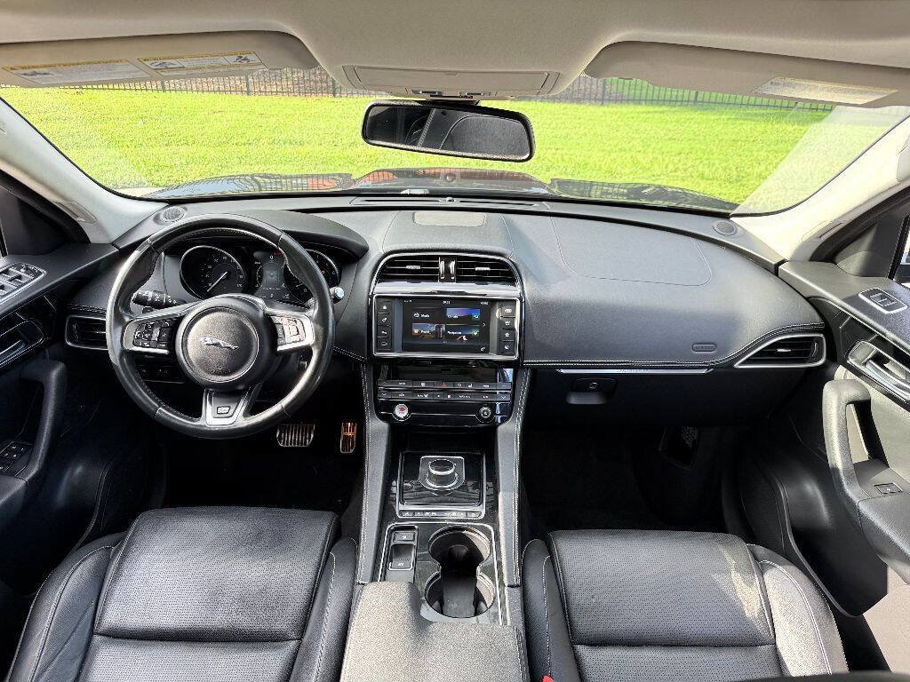 Used 2017 Jaguar F-PACE R-Sport AWD/4WD image 18