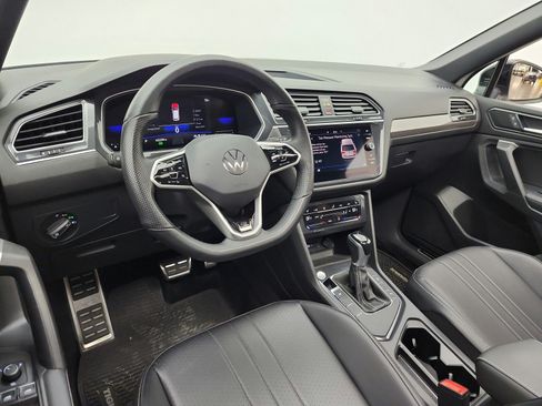 Used 2023 Volkswagen Tiguan SE R-Line FWD image 14