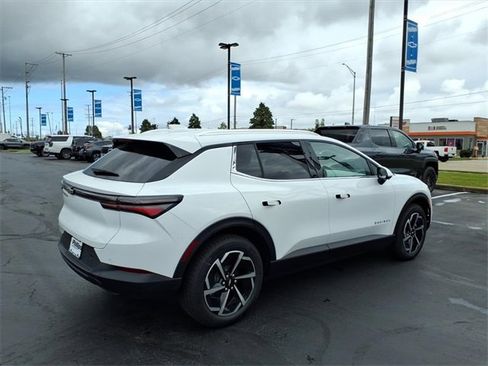 New 2026 Chevrolet Equinox EV LT image 3