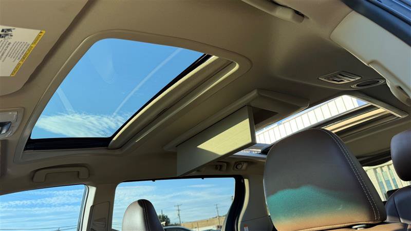 Used 2017 Toyota Sienna Limited Premium FWD image 25