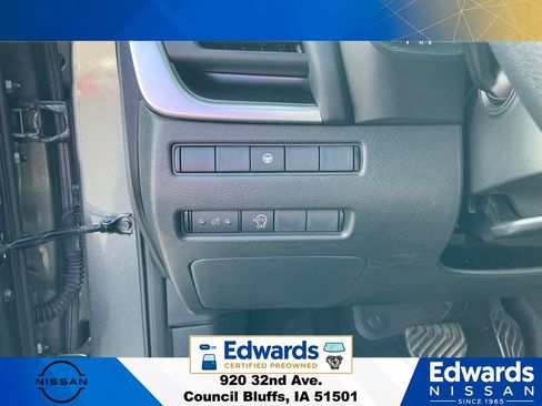 Used 2023 Nissan Rogue SV AWD/4WD image 21