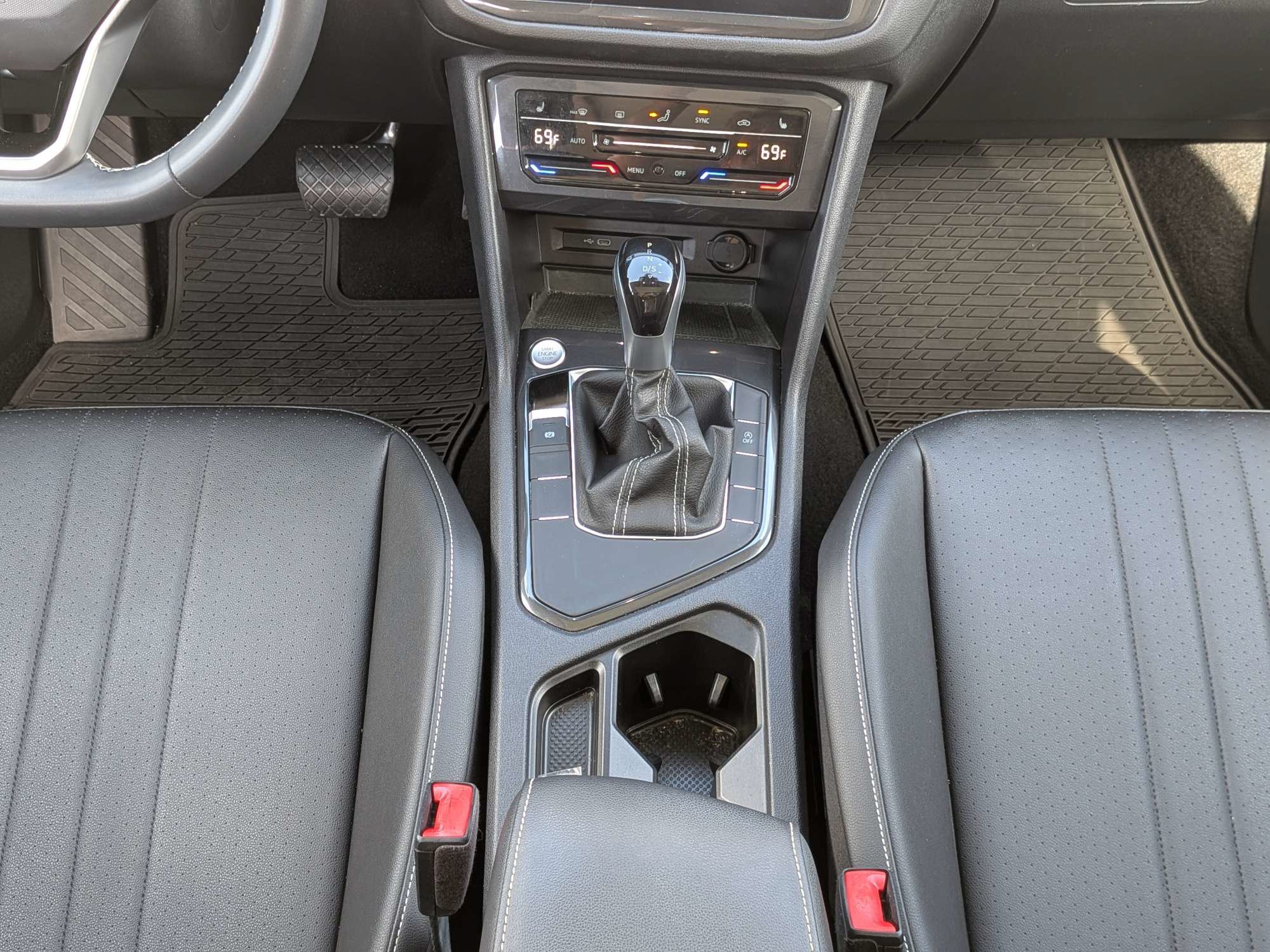 Used 2022 Volkswagen Tiguan SE FWD image 19
