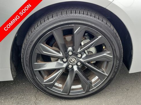Used 2025 Toyota Corolla SE w/ SE Premium Package FWD image 8