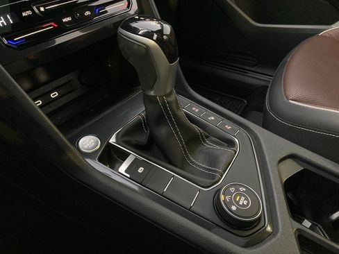 Used 2023 Volkswagen Tiguan SEL R-Line image 26