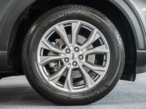 Certified 2020 Ford Explorer XLT w/ Equipment Group 202A image 23