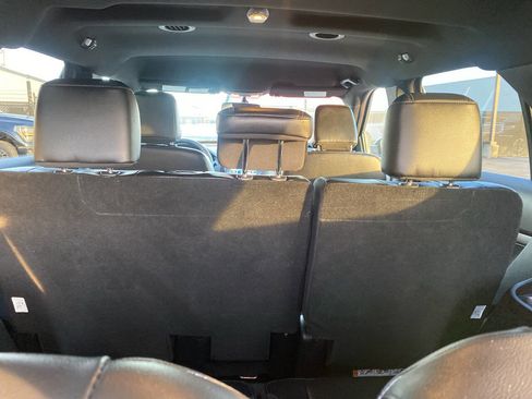 Used 2018 Ford Explorer XLT w/ Equipment Group 202A image 14