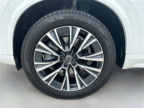 Used 2022 Volvo XC90 T5 Momentum w/ Advanced Package image 44