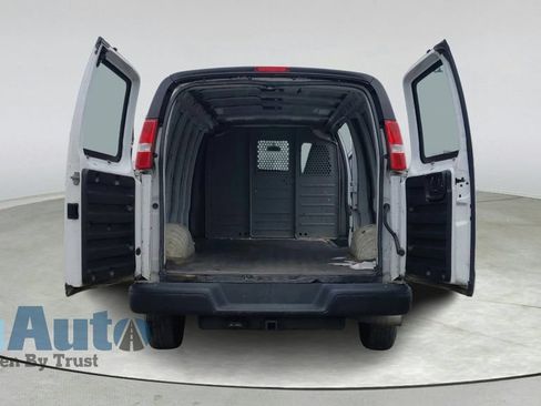 Used 2019 Chevrolet Express 3500 Extended w/ Driver Convenience Package RWD image 14