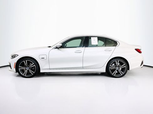 Used 2022 BMW 330e xDrive w/ Convenience Package image 4
