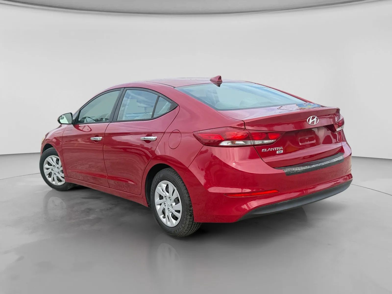 Used 2017 Hyundai Elantra SE FWD image 3