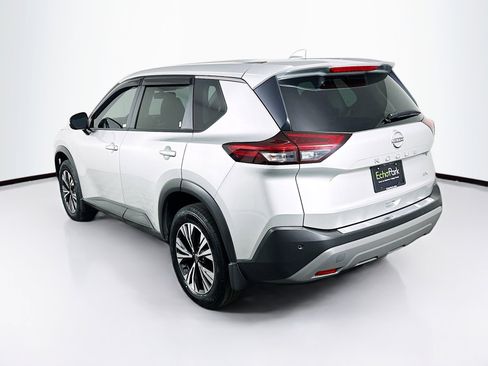 Used 2023 Nissan Rogue SV image 5