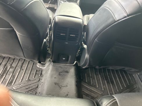 Used 2020 Ford Escape Titanium image 14