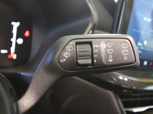 Used 2025 Ford Escape ST-Line w/ Equipment Group 301A image 13