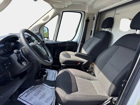 Used 2018 RAM ProMaster 3500 w/ Premium Appearance Group FWD image 8