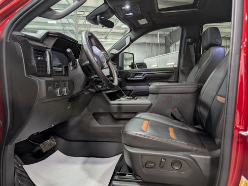 Used 2024 GMC Sierra 2500 AT4 w/ AT4 Premium Plus Package image 9