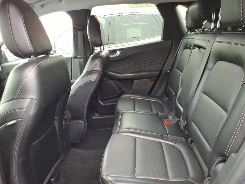 Used 2025 Ford Escape Platinum AWD/4WD image 9