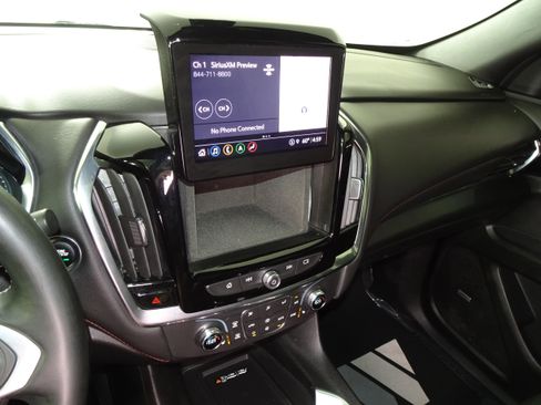 Used 2023 Chevrolet Traverse RS image 70