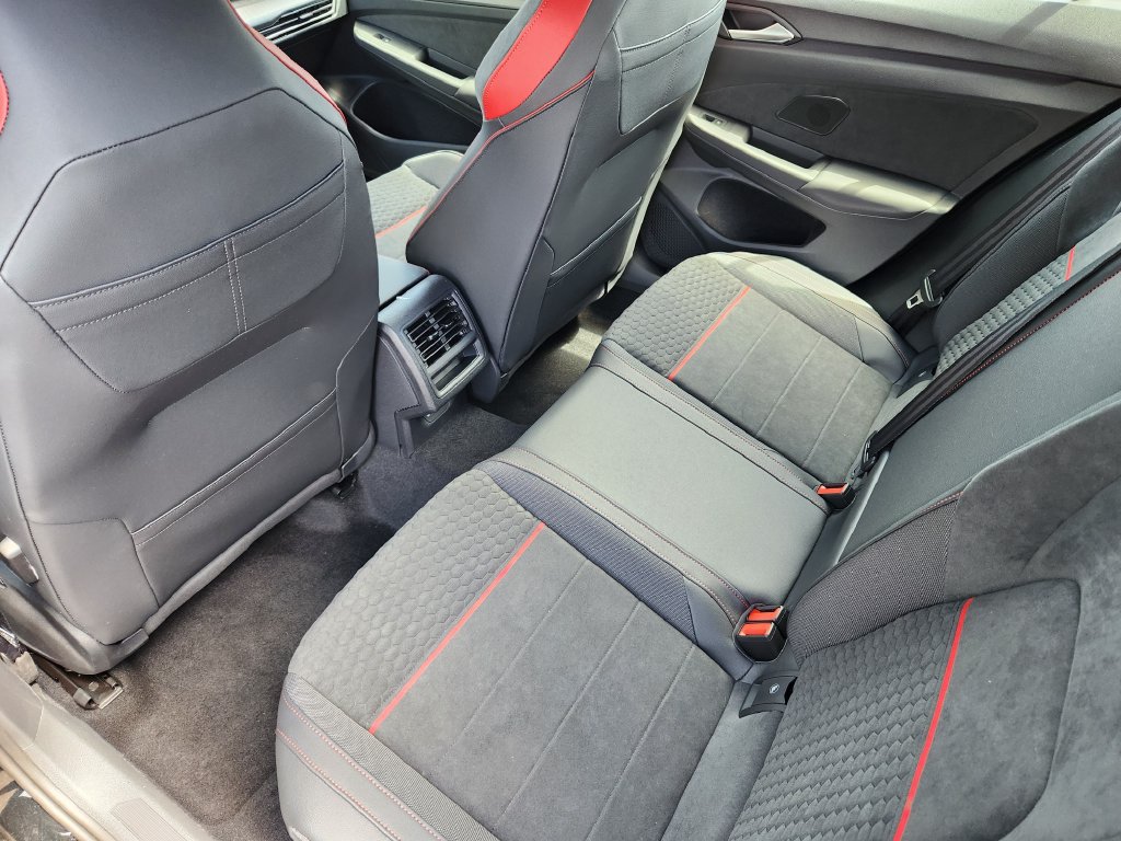 New 2026 Volkswagen GTI SE FWD image 17