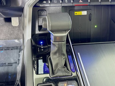 Certified 2024 Toyota Sequoia Platinum image 8