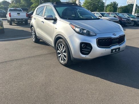 Used 2018 Kia Sportage EX w/ EX Technology Package AWD/4WD image 3