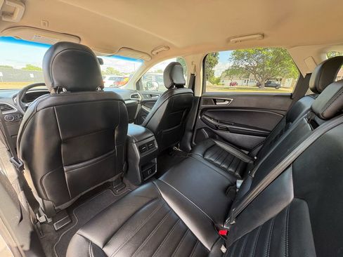 Used 2019 Ford Edge SEL w/ Equipment Group 201A AWD/4WD image 24