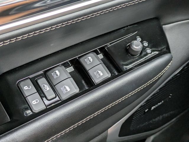 Certified 2022 Jeep Wagoneer Series III w/ Premium Group I AWD/4WD image 19