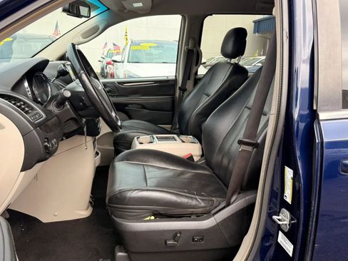 Used 2012 Chrysler Town & Country Touring w/ Entertainment Group #1 image 12