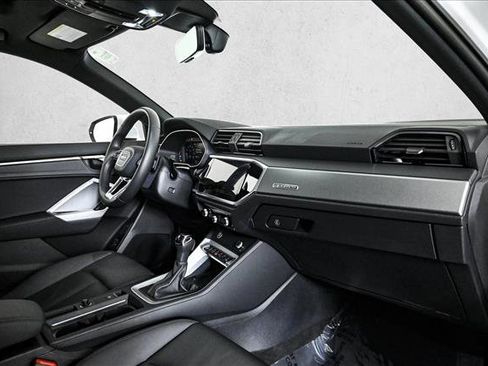 Certified 2025 Audi Q3 2.0T Premium w/ Convenience Package image 23