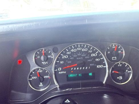 Used 2014 Chevrolet Express 1500 RWD image 18