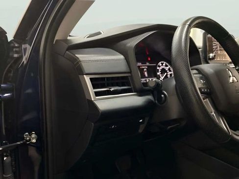 Used 2024 Mitsubishi Outlander SE FWD image 16