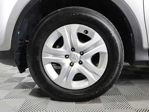 Used 2015 Toyota RAV4 LE AWD/4WD image 9