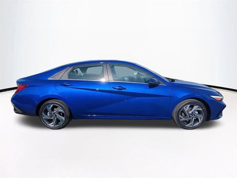 New 2026 Hyundai Elantra Limited image 4
