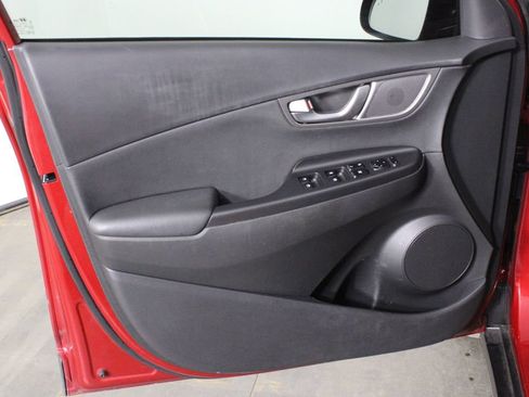 Used 2021 Hyundai Kona Limited w/ Cargo Package FWD image 19