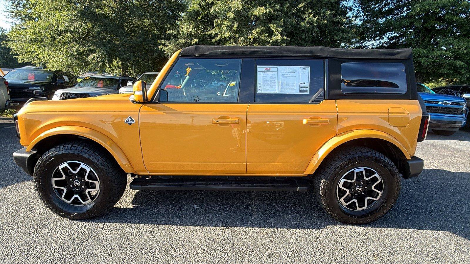Used 2022 Ford Bronco Outer Banks AWD/4WD image 11