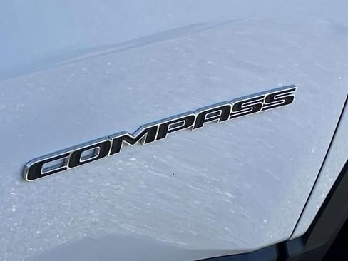 Used 2025 Jeep Compass Limited AWD/4WD image 10