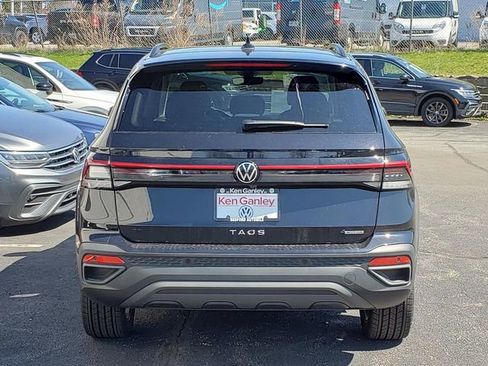 New 2026 Volkswagen Taos SE AWD/4WD image 4