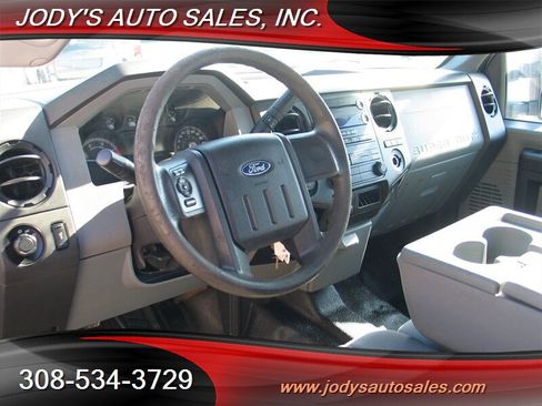 Used 2015 Ford F250 XL w/ Power Equipment Group image 5