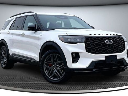 New 2026 Ford Explorer ST-Line w/ ST-Line Street Pack image 2