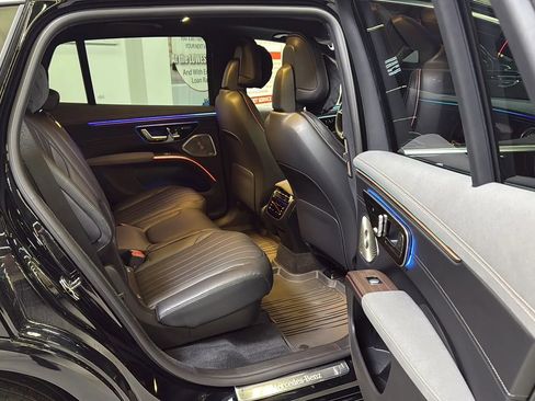 Used 2023 Mercedes-Benz EQS 580 4MATIC SUV image 21