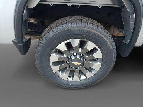 Used 2022 Chevrolet Silverado 2500 Custom w/ Custom Value Package image 10