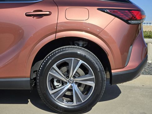 Certified 2025 Lexus RX 350 Premium Package image 16