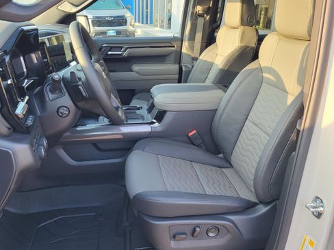 New 2026 Chevrolet Silverado 1500 ZR2 w/ Dark Appearance Package image 14