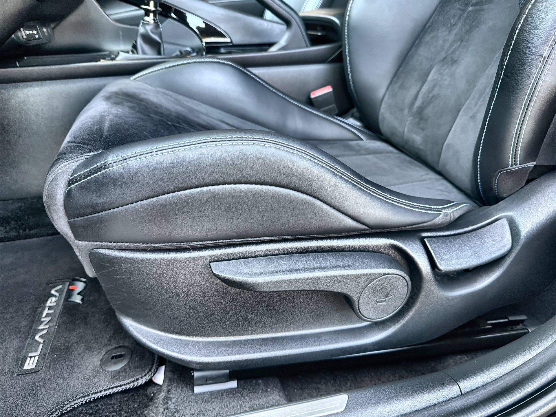 Used 2025 Hyundai Elantra N FWD image 12